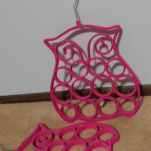 Owl shaped scarf organizers
